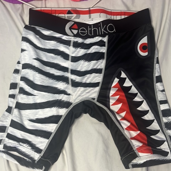 2 Ethika Boys (Large)) - Picture 2 of 6